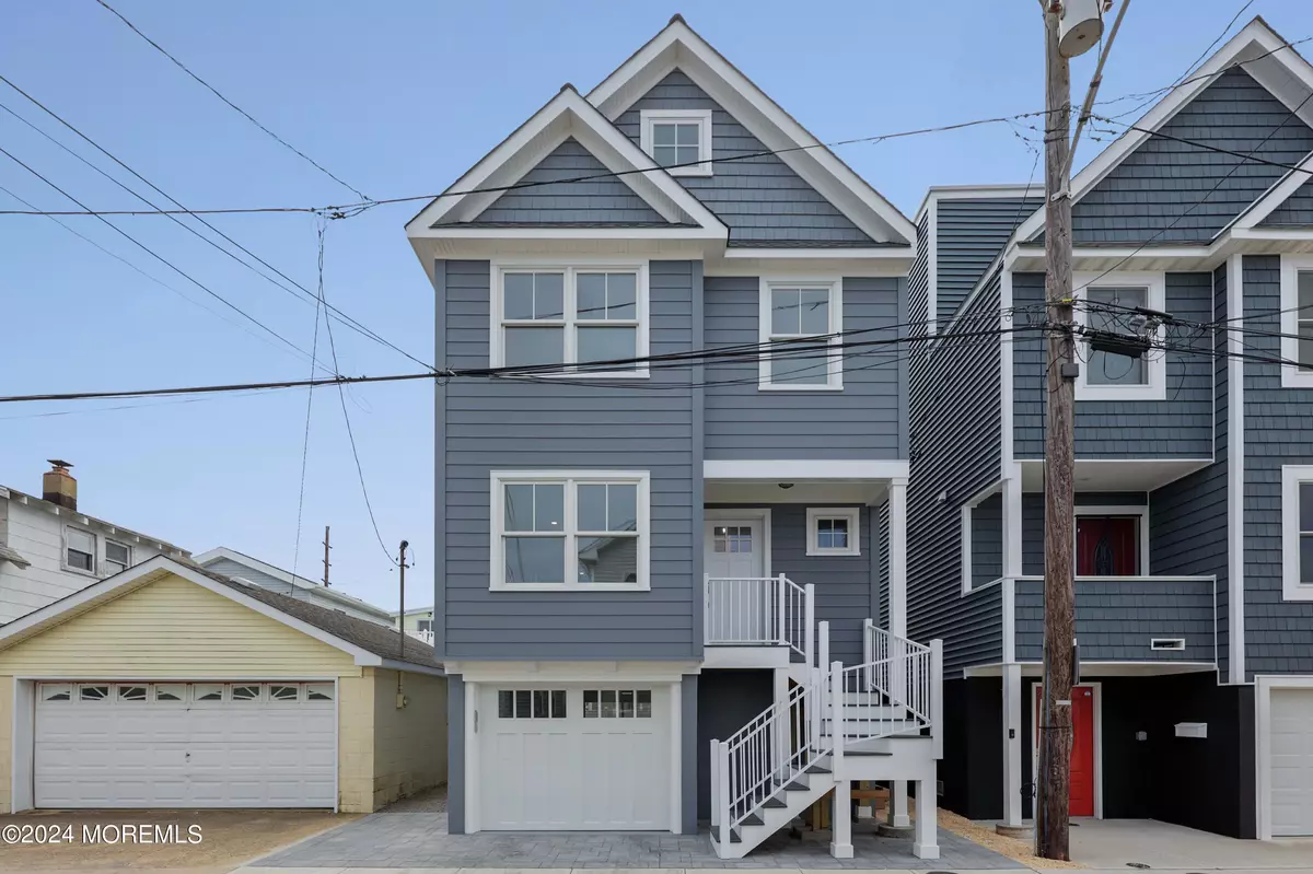 Seaside Heights, NJ 08751,215 Bay Terrace