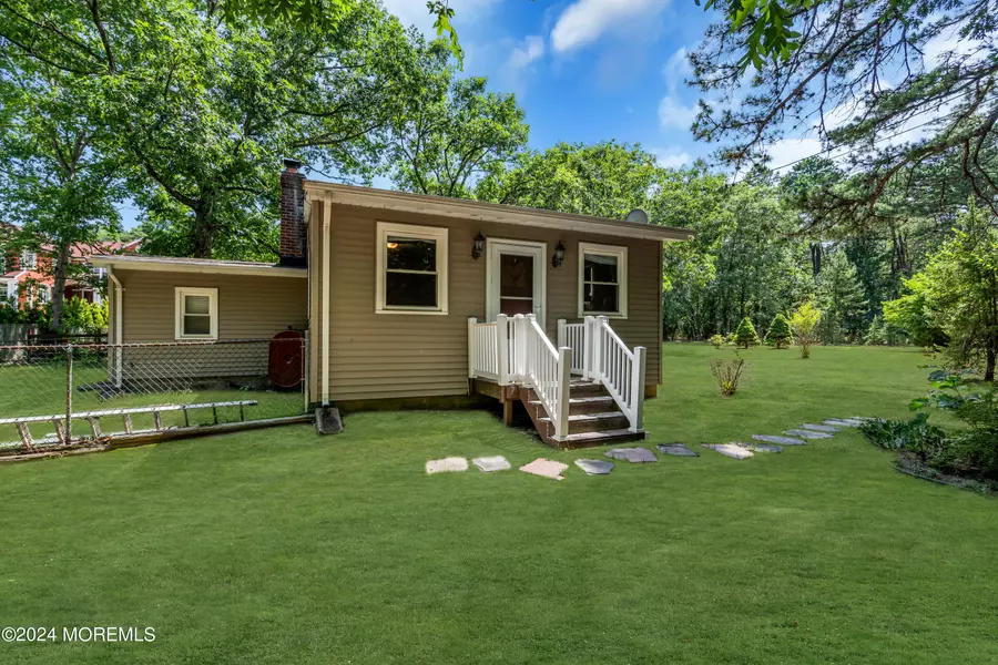 283 E Pleasant Grove Road, Jackson, NJ 08527