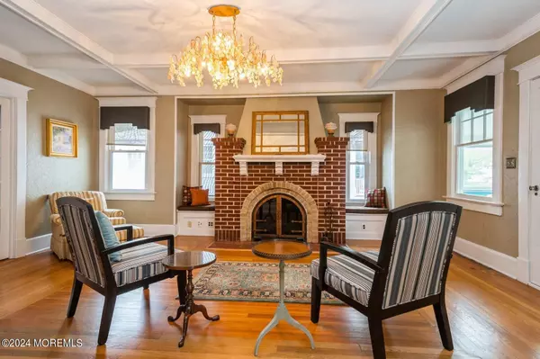 Red Bank, NJ 07701,133 E Bergen Place