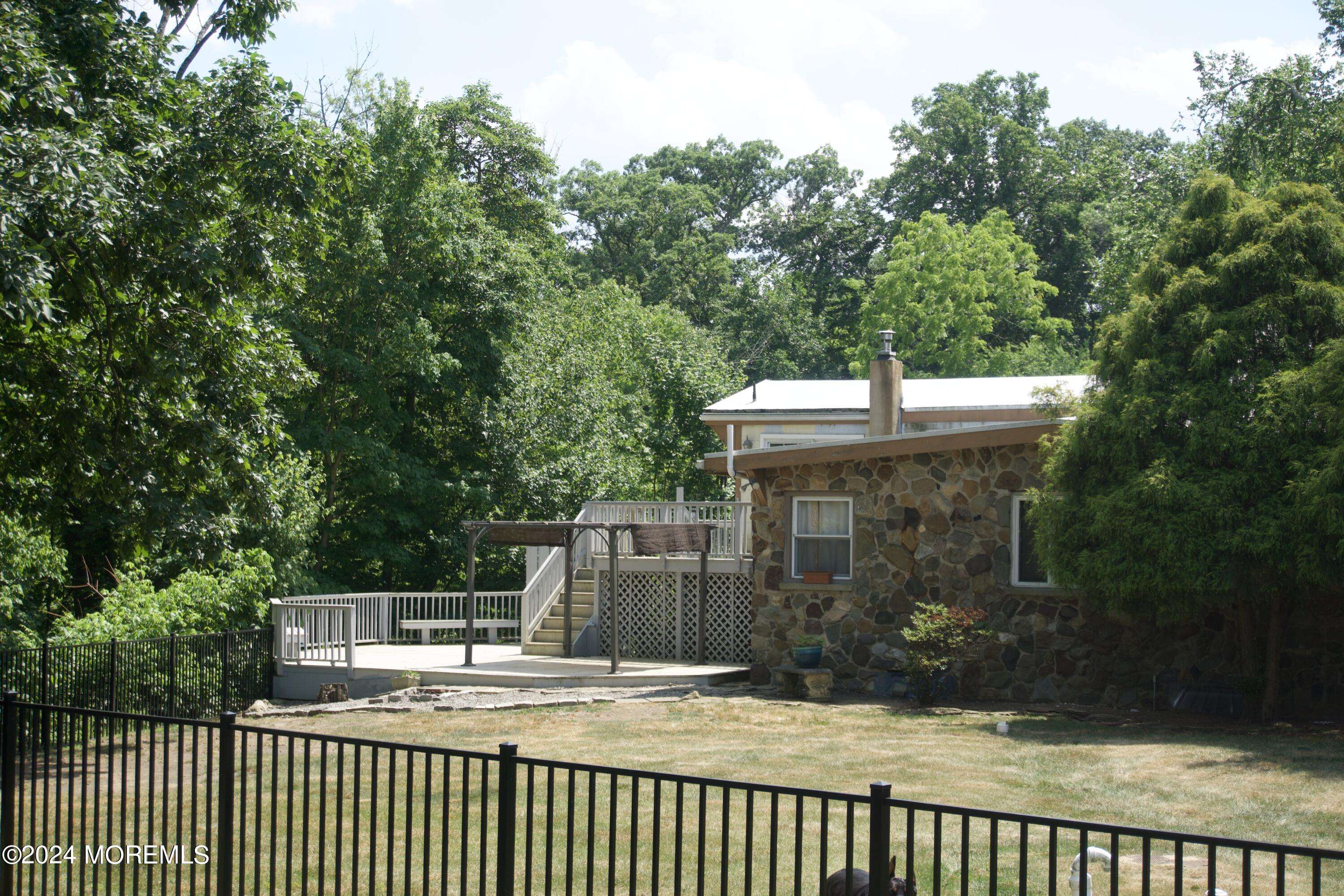Allentown, NJ 08501,5 Hutchinson Road