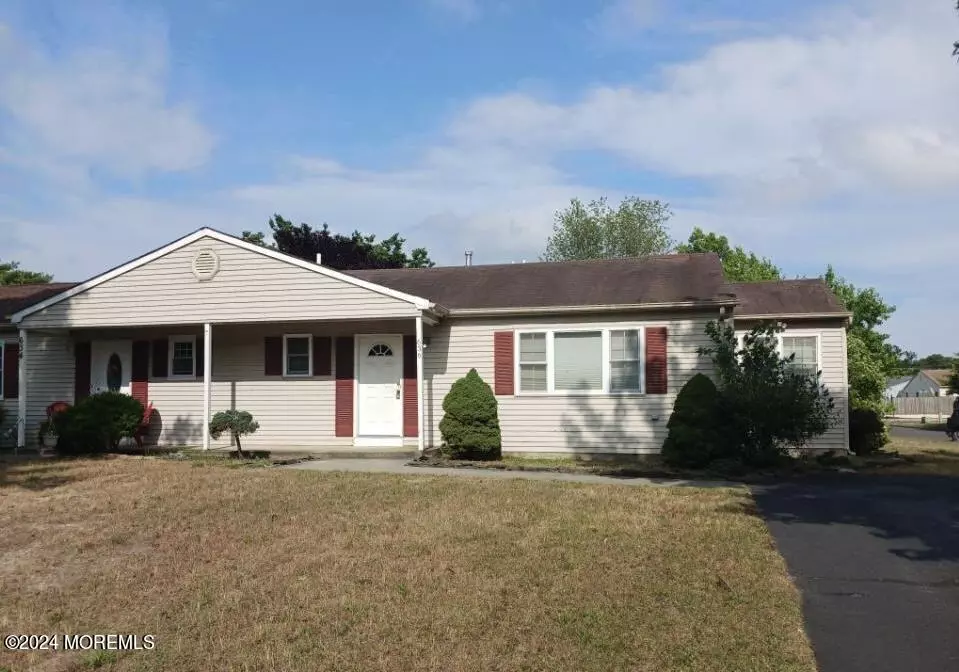 Toms River, NJ 08753,636 Innkeeper Lane