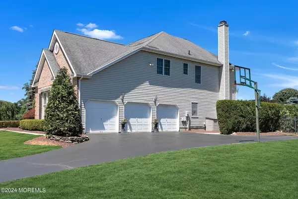 Freehold, NJ 07728,27 Country View Drive