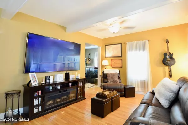 Red Bank, NJ 07701,167 Bridge Avenue