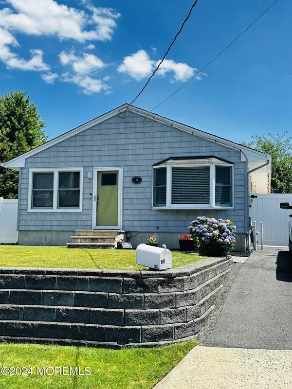 Keyport, NJ 07735,88 Woodland Drive