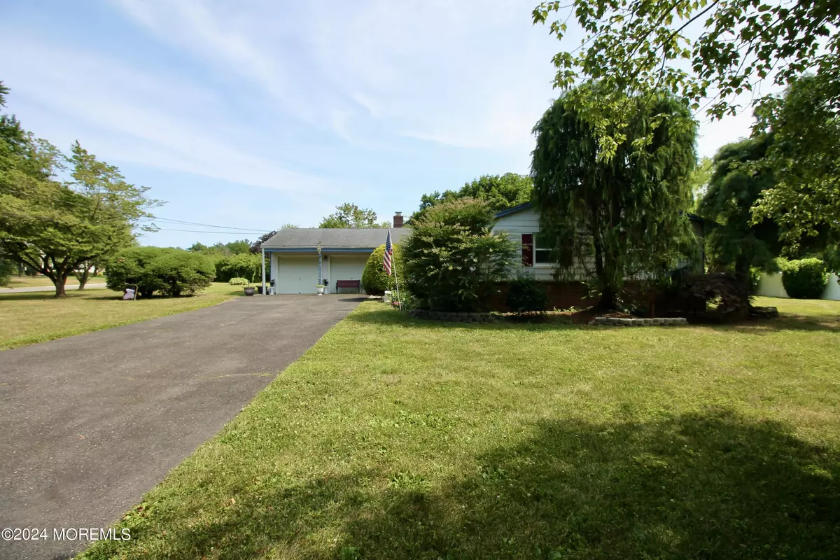 Freehold, NJ 07728,184 Woodcrest Drive