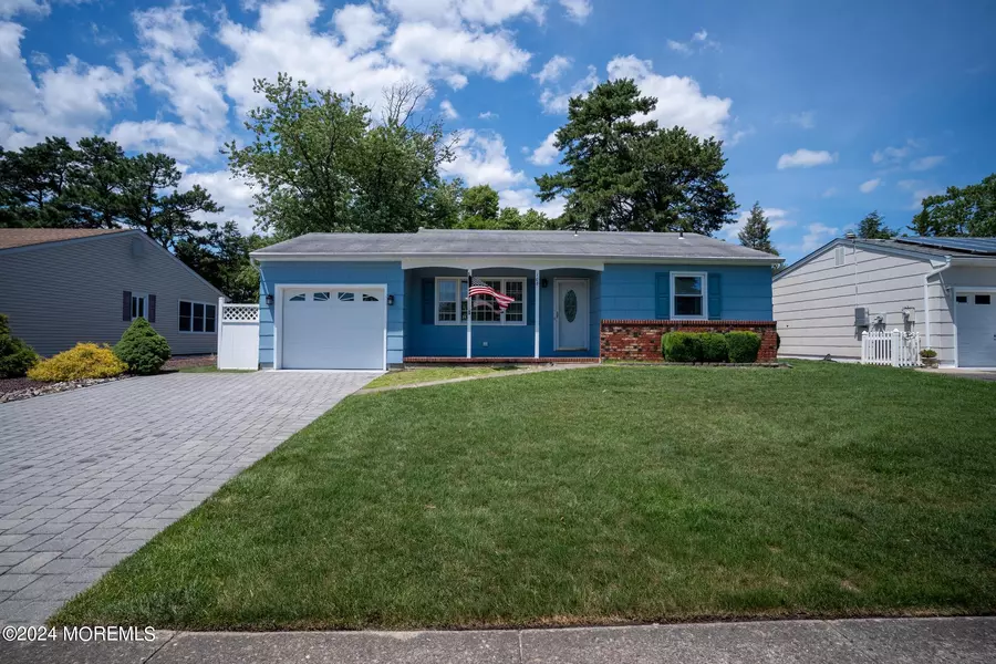 108 Northumberland Drive, Toms River, NJ 08757