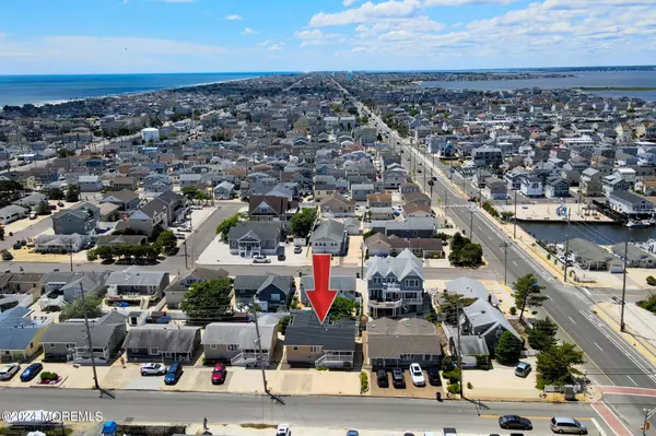 Lavallette, NJ 08735,131 Kittiwake Avenue
