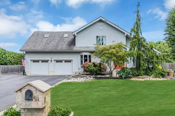 Farmingdale, NJ 07727,15 Mcqueen Boulevard