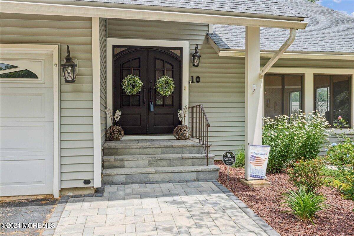 Manalapan, NJ 07726,10 Hillside Road