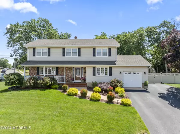 43 Southport Drive, Howell, NJ 07731