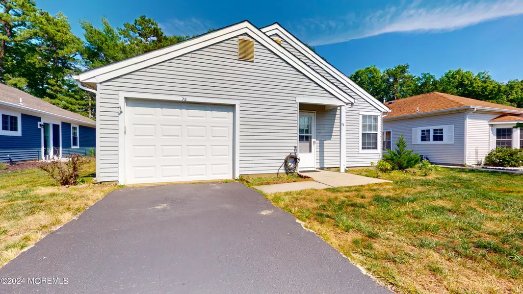 72 Pine Oak Boulevard, Barnegat, NJ 08005