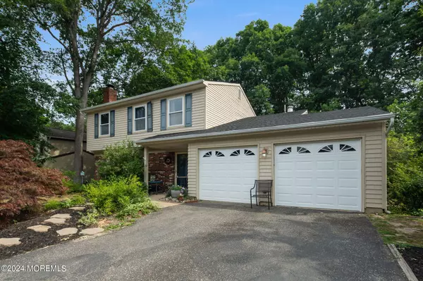 Howell, NJ 07731,6 Hazelwood Court