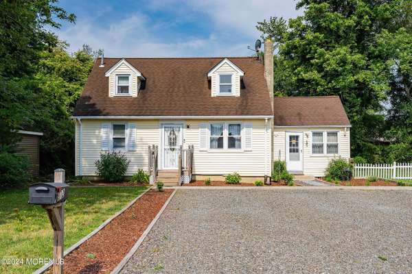 312 Parisen Avenue, Bayville, NJ 08721