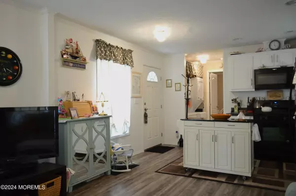 Hazlet, NJ 07730,192 Lane B