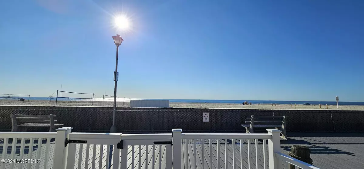 Point Pleasant Beach, NJ 08742,143 Boardwalk