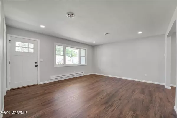 Toms River, NJ 08757,14 Gower Road