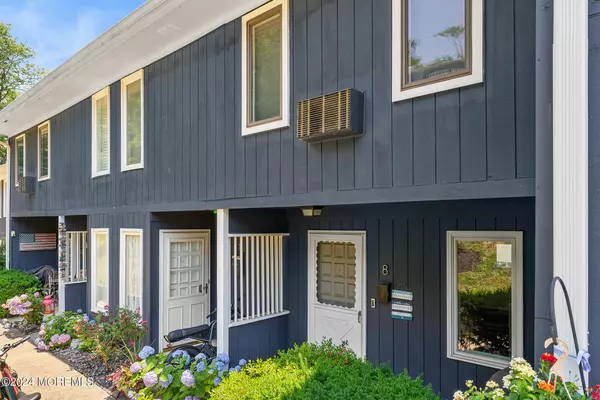 Highlands, NJ 07732,8 Hillside Court