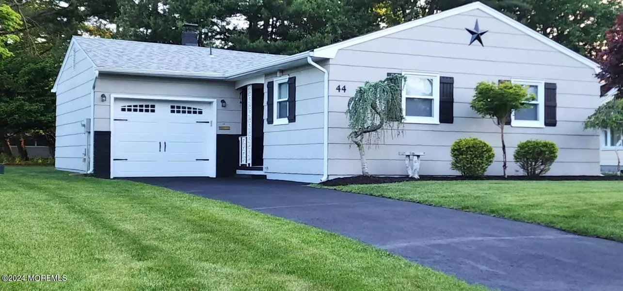 44 Brian Court, Toms River, NJ 08757