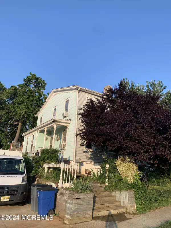 Keyport, NJ 07735,1113 Osborn Street