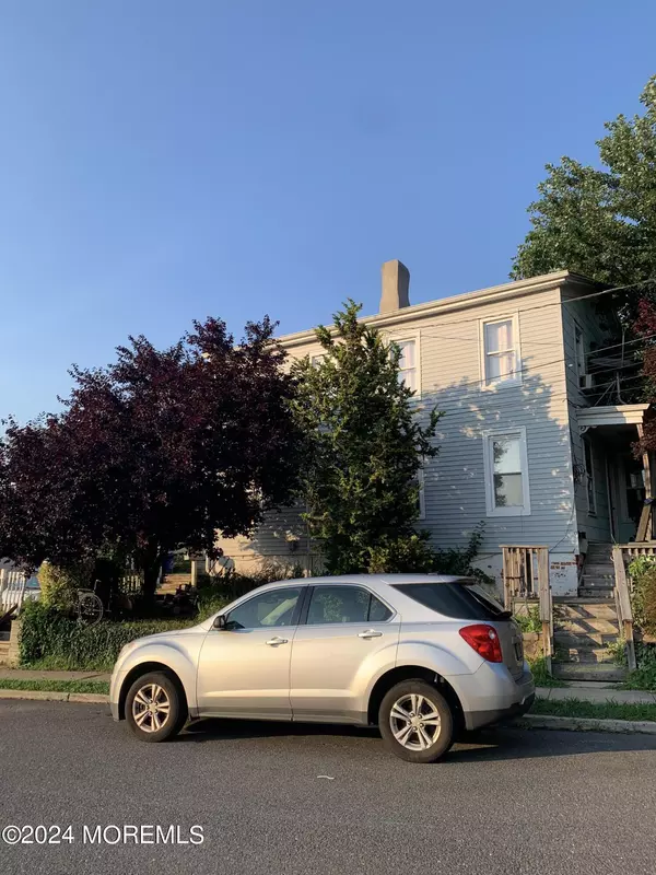 Keyport, NJ 07735,1113 Osborn Street