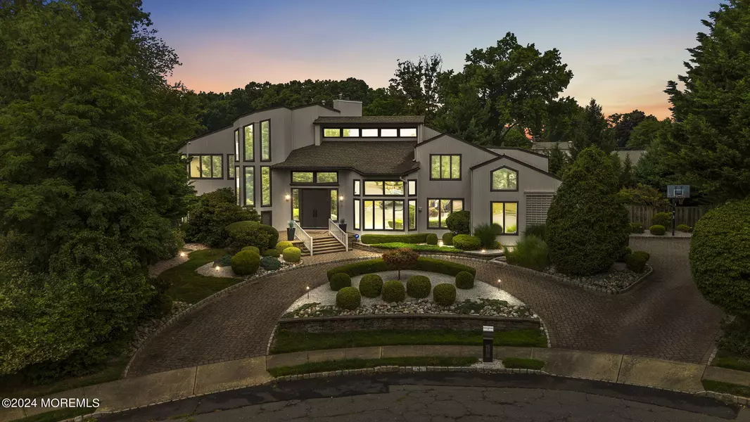 19 Jamie Court, Morganville, NJ 07751