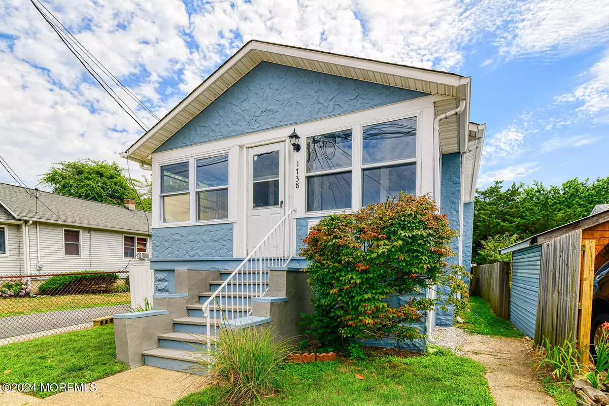 Lake Como, NJ 07719,1738 Melrose Avenue