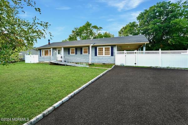 55 Old Queens Boulevard,  Manalapan,  NJ 07726