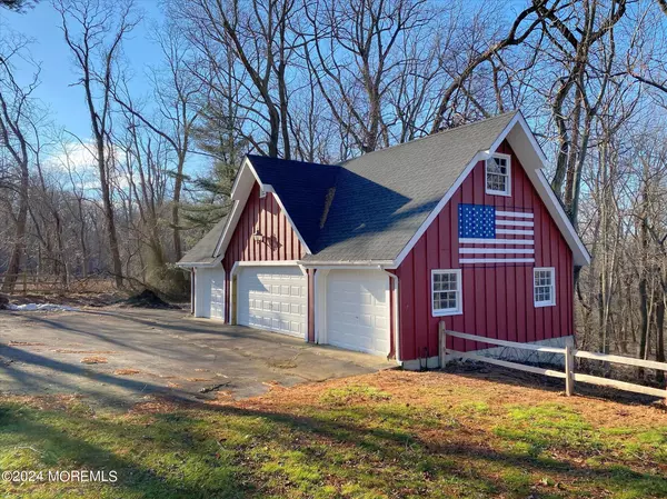 Holmdel, NJ 07733,810 Holmdel Road