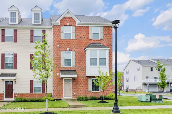 Cliffwood, NJ 07721,8 Midland Avenue #208