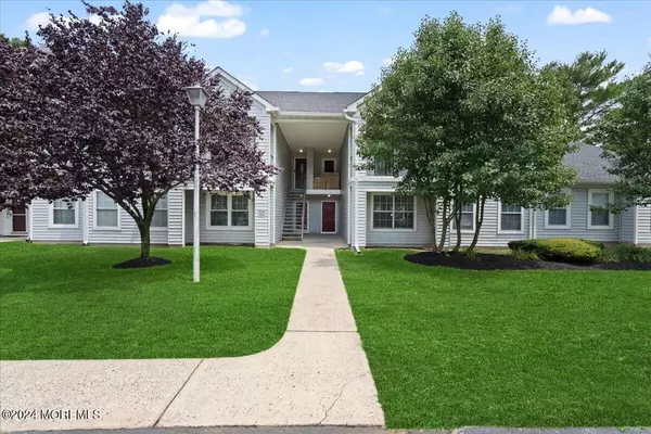 1013 Waters Edge Drive, Toms River, NJ 08753