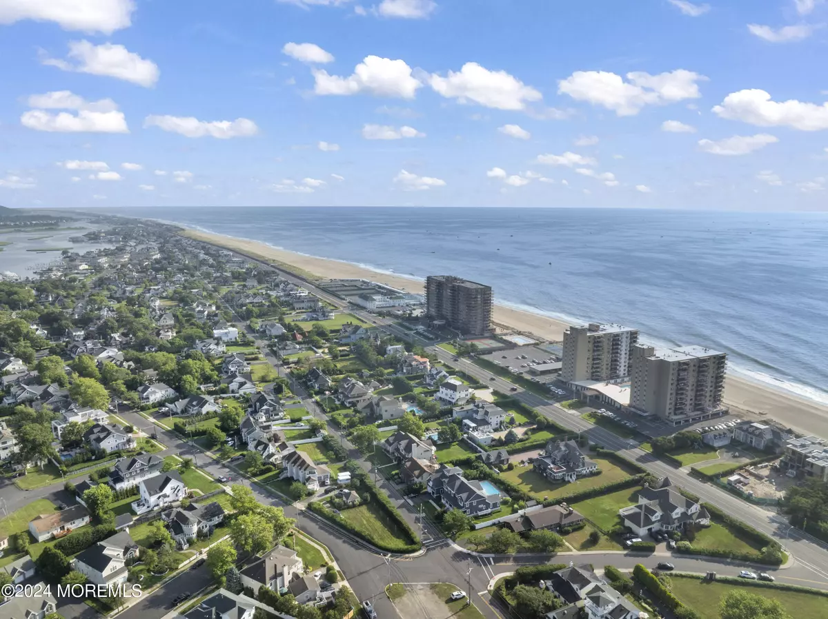 Monmouth Beach, NJ 07750,55 Ocean Avenue #4B