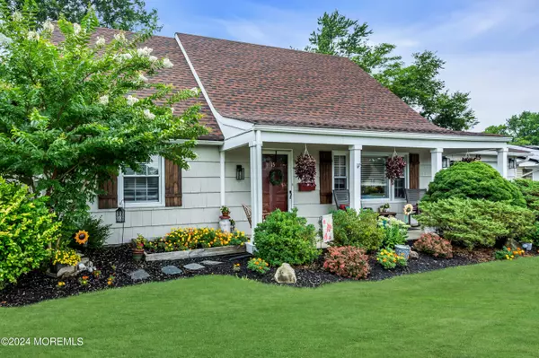 Aberdeen, NJ 07747,15 Northland Lane