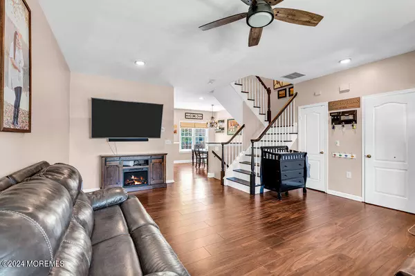 Freehold, NJ 07728,703 Hatchery Court