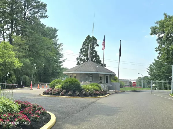 Manchester, NJ 08759,15 Yorkshire Court #A
