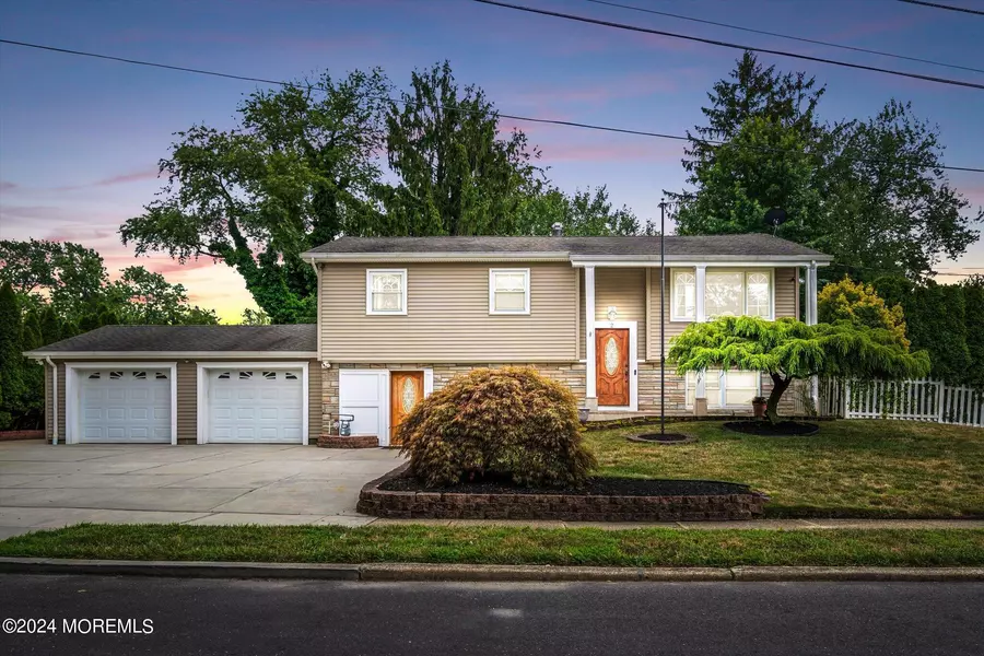 2 Everett Drive, Jackson, NJ 08527