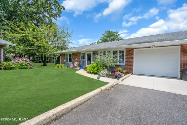 Lakewood, NJ 08701,520 Portsmouth Drive