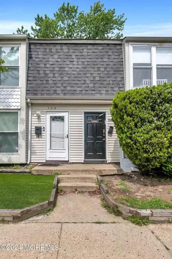 Lakewood, NJ 08701,125 Governors Road