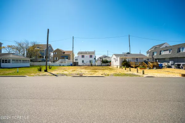 Ortley Beach, NJ 08751,109 Eisenhower Avenue