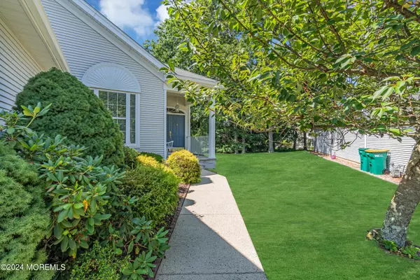 Lakewood, NJ 08701,9 Starwinds Court