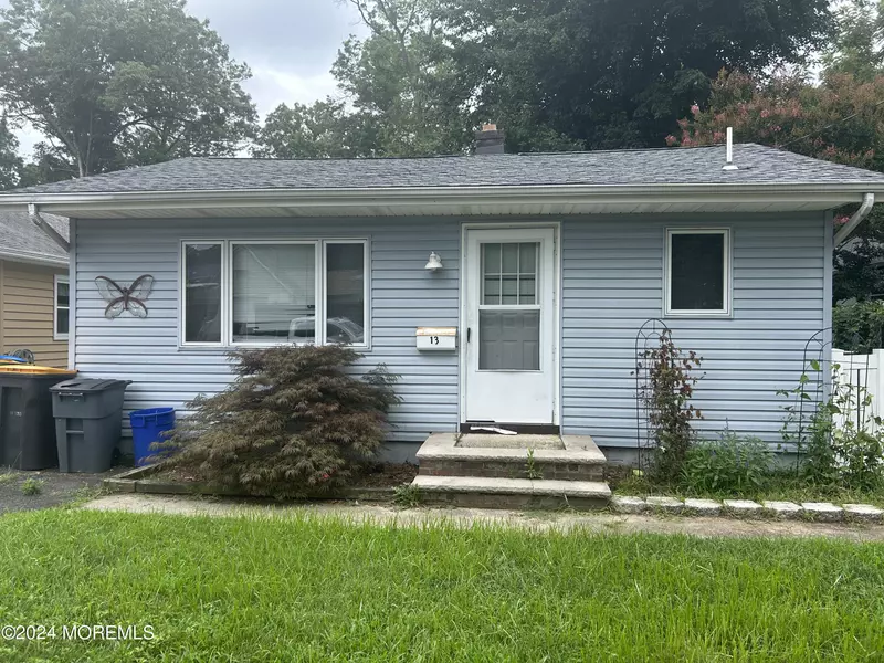 13 Middlesex Avenue, Keyport, NJ 07735