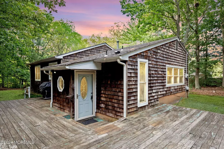 9 Overlook Terrace, Howell, NJ 07731