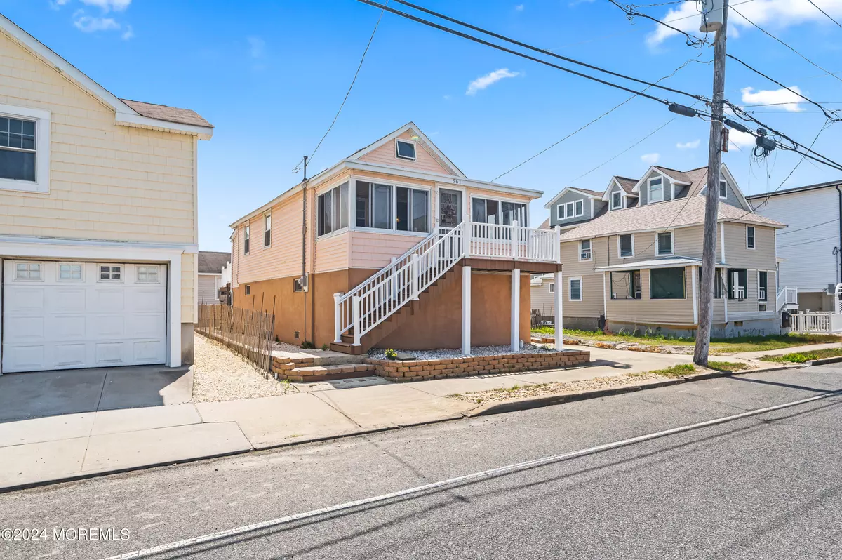 Manasquan, NJ 08736,561 Brielle Road #2