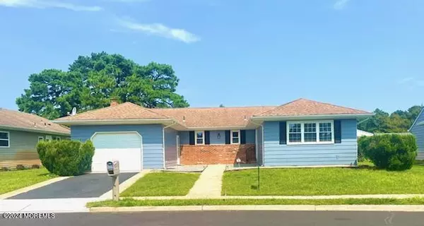 6 Fontana Street, Toms River, NJ 08757