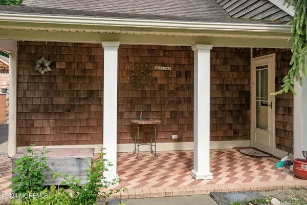 Red Bank, NJ 07701,32 Green Lake Drive