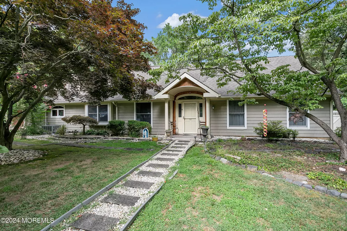 Red Bank, NJ 07701,32 Green Lake Drive