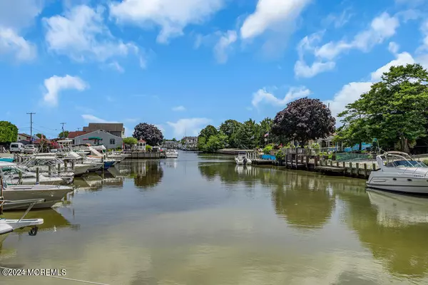 Lanoka Harbor, NJ 08734,748 Boat Road