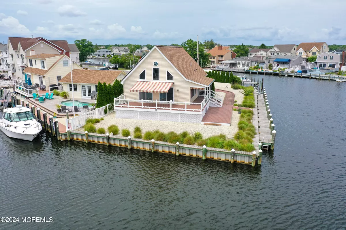 Brick, NJ 08723,2 Topsail Road