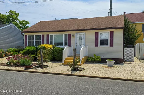 137 S Bayside Road, Lavallette, NJ 08735