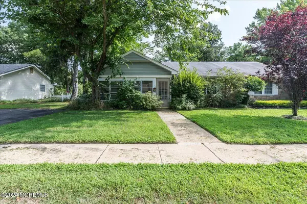 Lakewood, NJ 08701,5 Carnation Drive