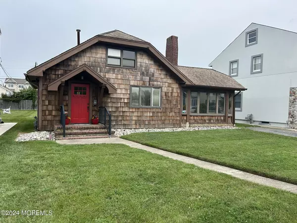 39 Parkway, Point Pleasant Beach, NJ 08742